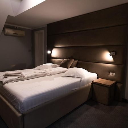 Camere De Inchiriat Elisei Timişoara Exterior foto